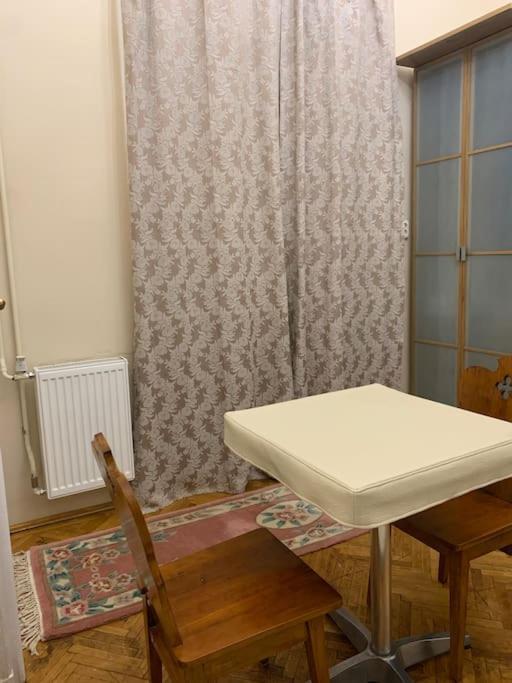 Central Location For One Person Budapest Esterno foto
