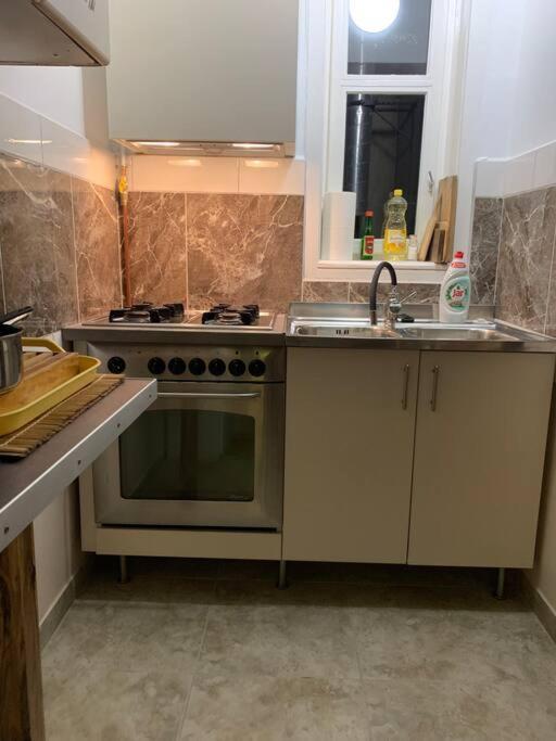 Central Location For One Person Budapest Esterno foto